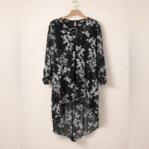 Roz & Ali Black and White Floral Top